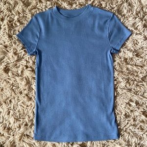 Blue form-fitted t-shirt